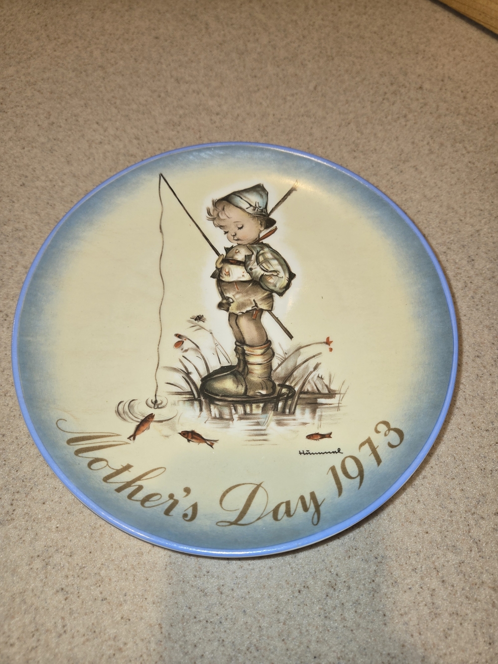 Hummel Mother's Day 1973 Plate - Blue and Cream Illustration